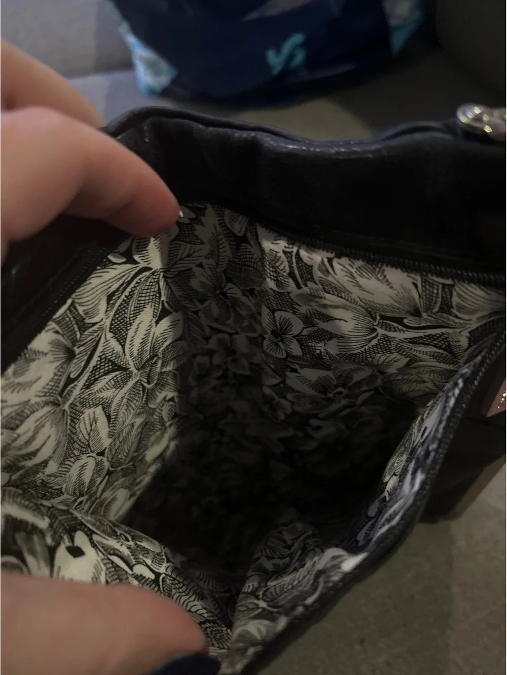 HOBO International Black Leather Frame Clutch Wallet Kiss Lock